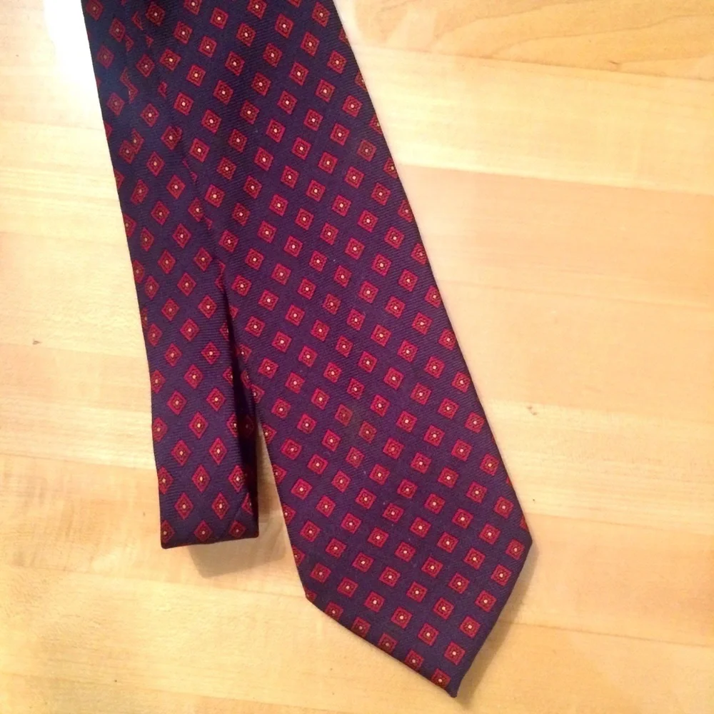 NEIMAN MARCUS Hand Made Neck Tie, red and blue